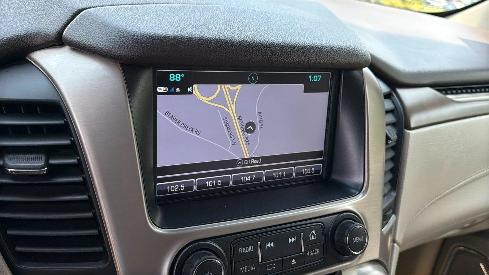Used 2019 White Frost Tricoat GMC Denali image 4