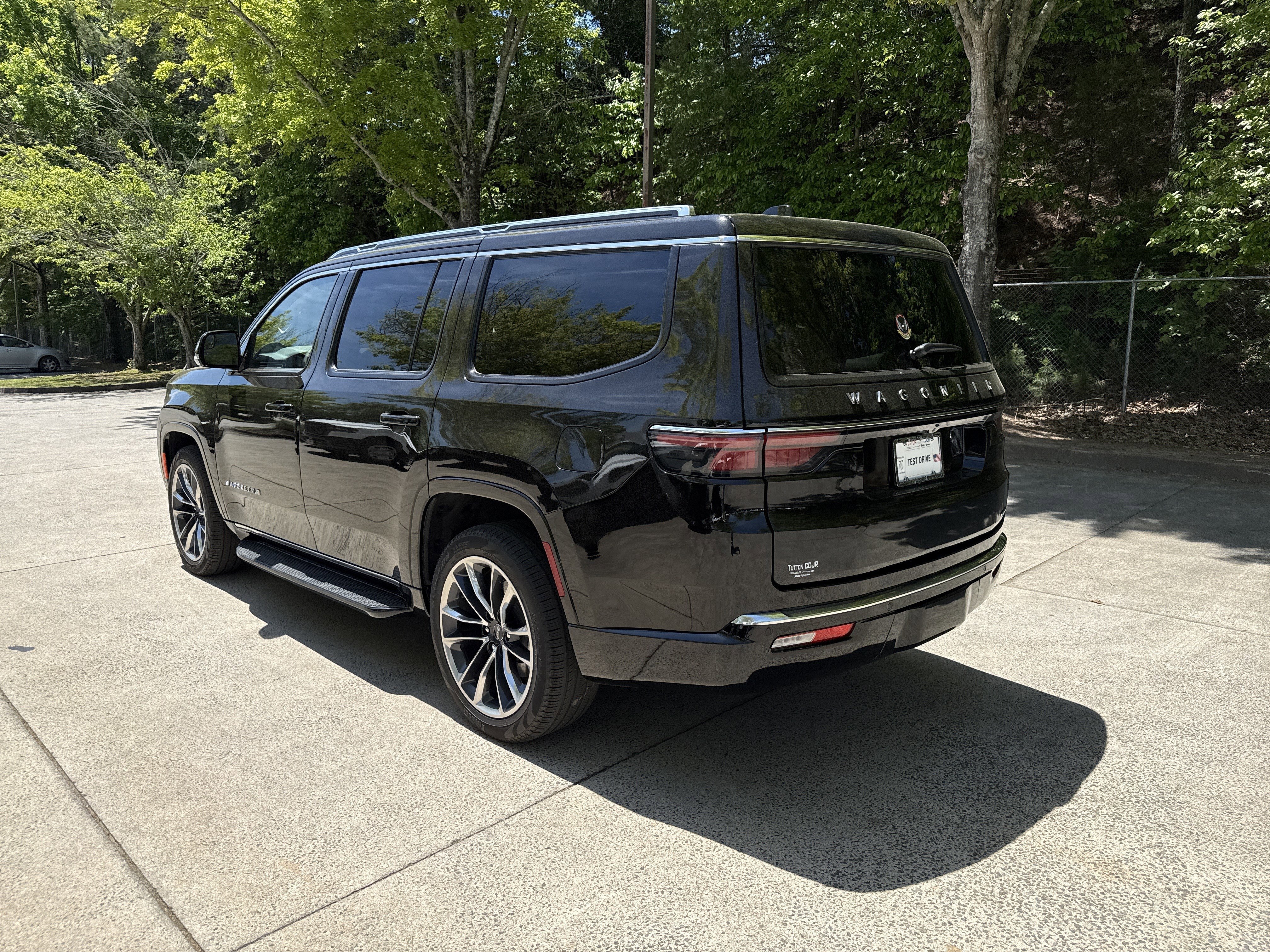 Used 2024 Diamond Black Crystal Pearlcoat Jeep Series II image 5