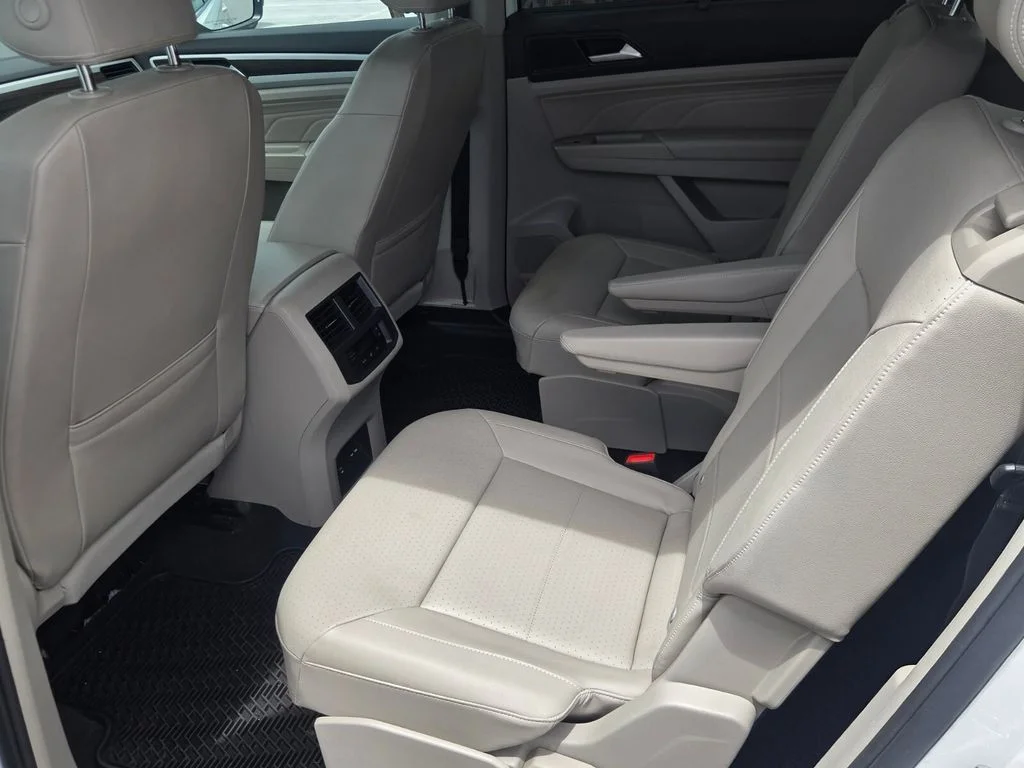 Used 2023 White Volkswagen 2.0T SE w/Technology image 6
