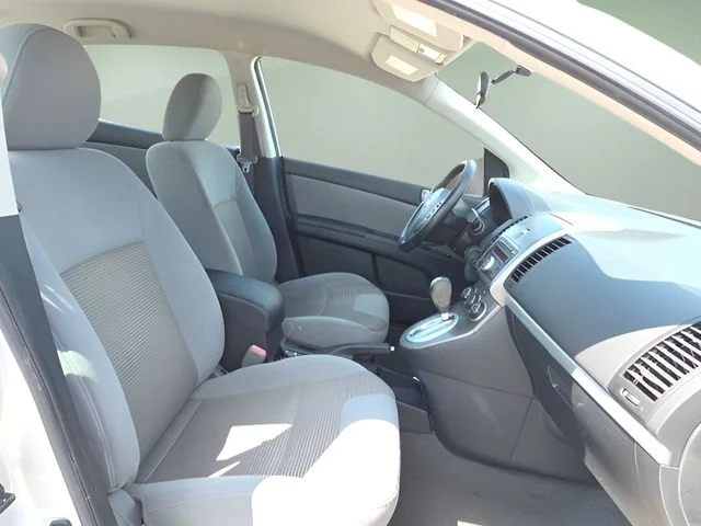 Used 2010 Silver Nissan 2.0 SR image 14