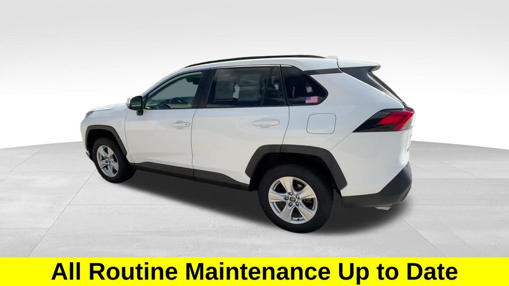 Used 2021 White Toyota XLE image 5