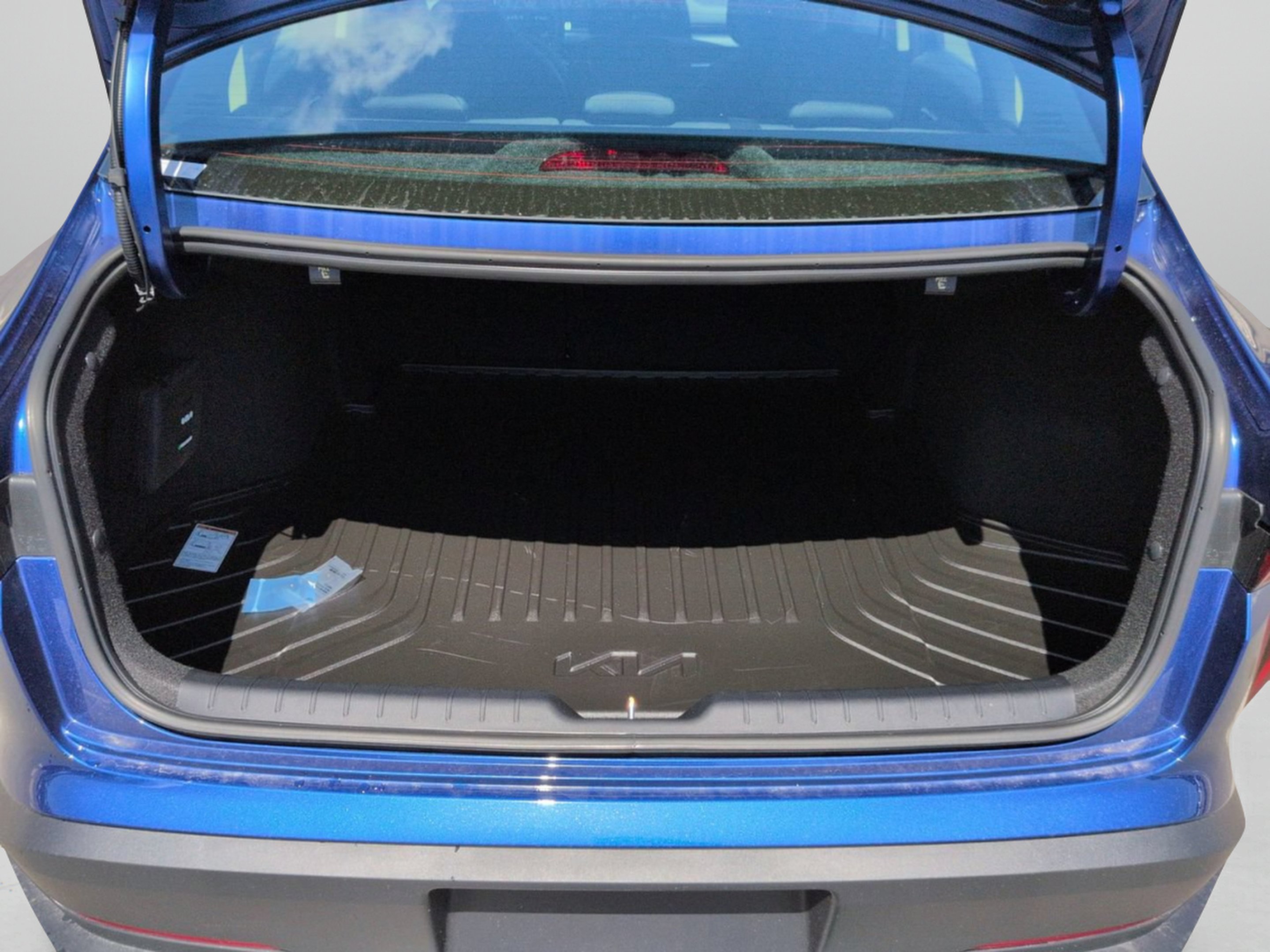 New 2026 Deep Sea Blue Kia LXS image 10