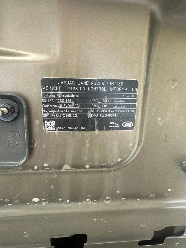 Used 2024  Land Rover S image 8