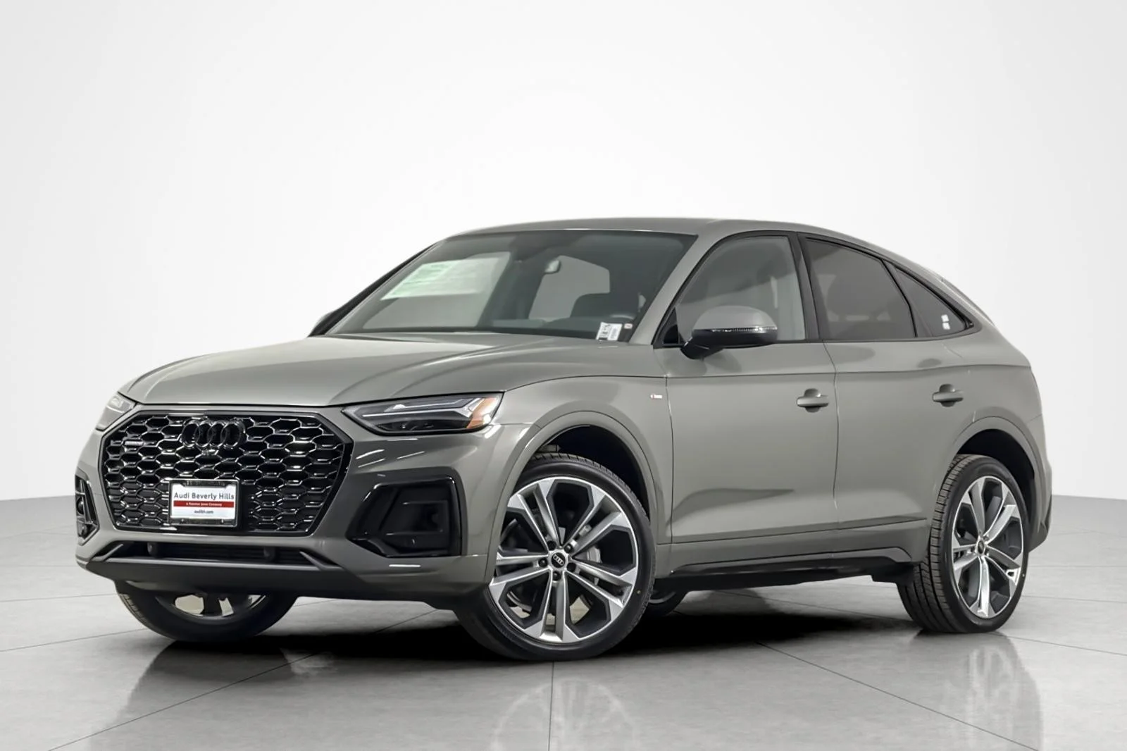 2023 Audi Q5 Sportback 45 Premium Plus's photo