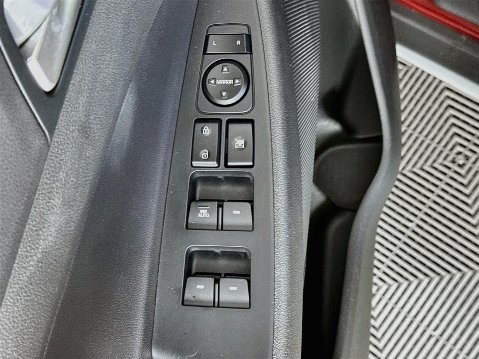 Used 2020 Gemstone Red Hyundai SEL image 18