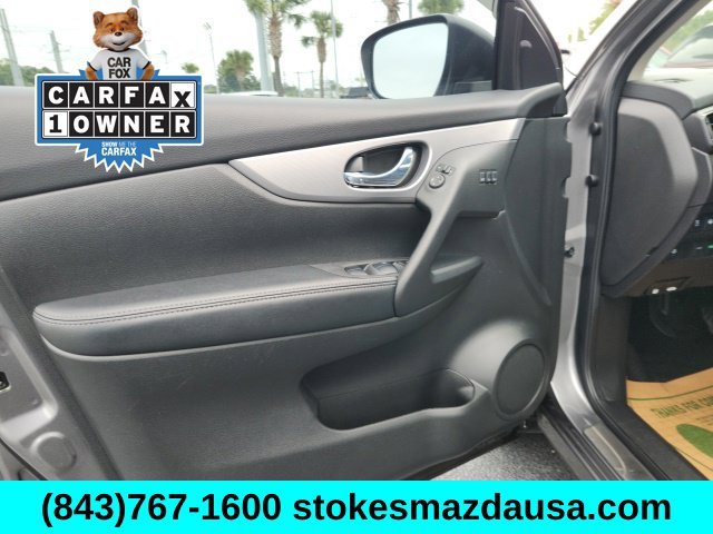 Used 2020 Gray Nissan SL image 14