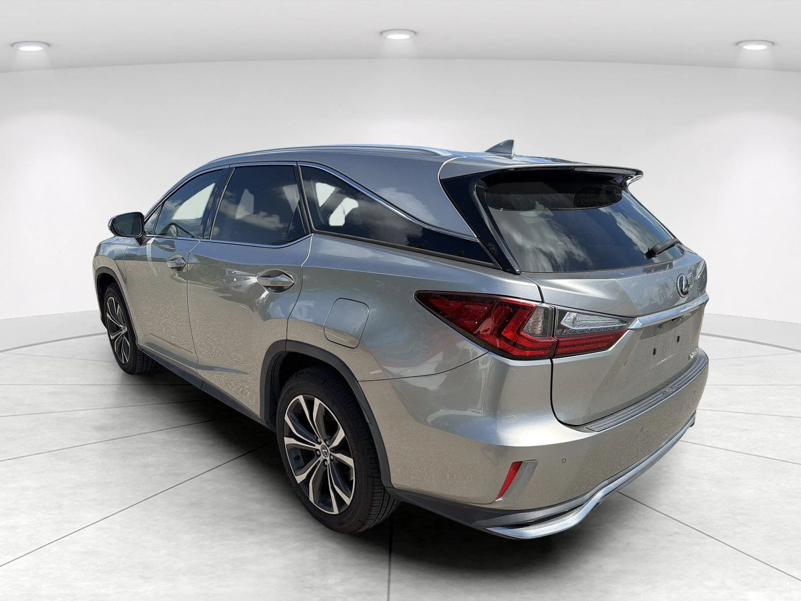 Used 2018 Silver Lexus 350L image 6