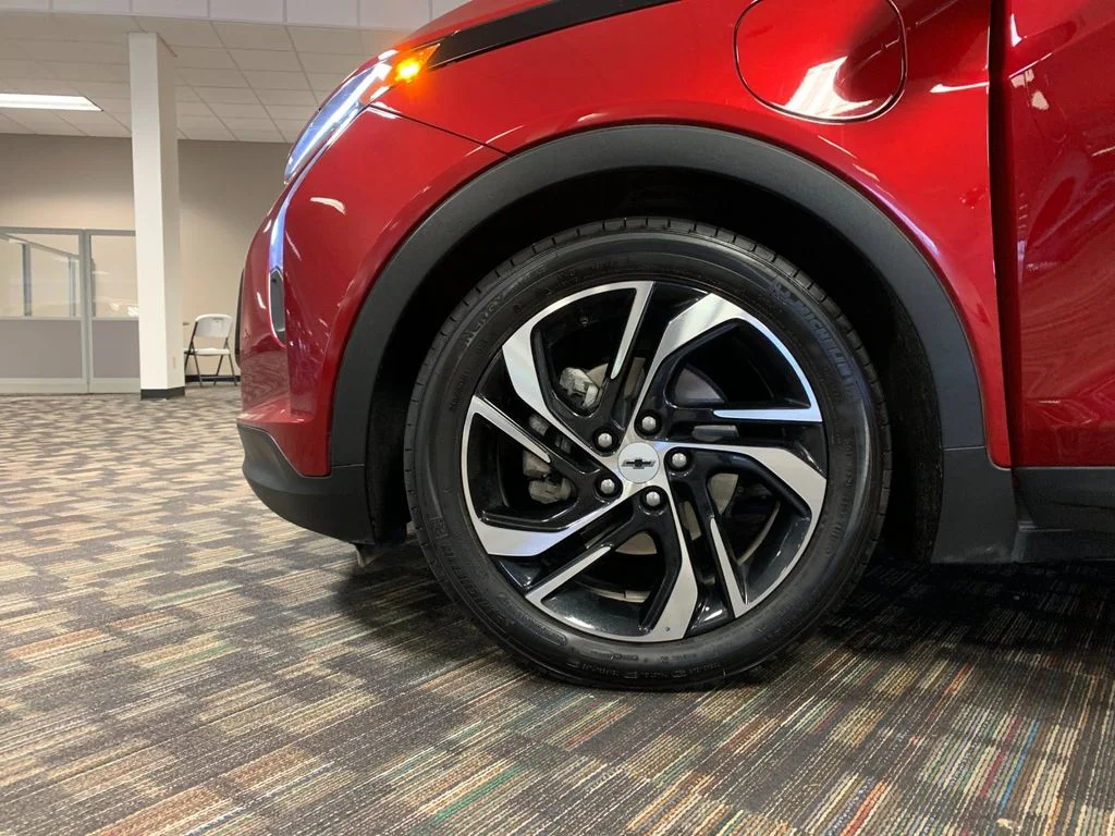 Used 2023 Red Chevrolet 2LT image 37