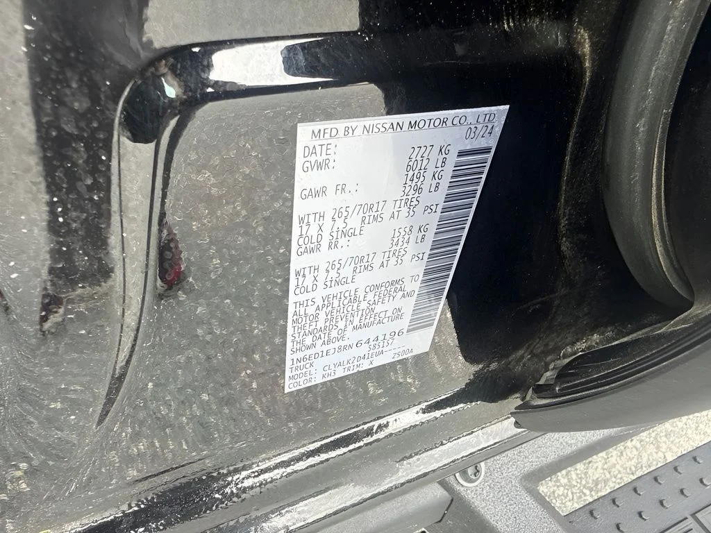 Used 2024 Black Nissan PRO-X image 29