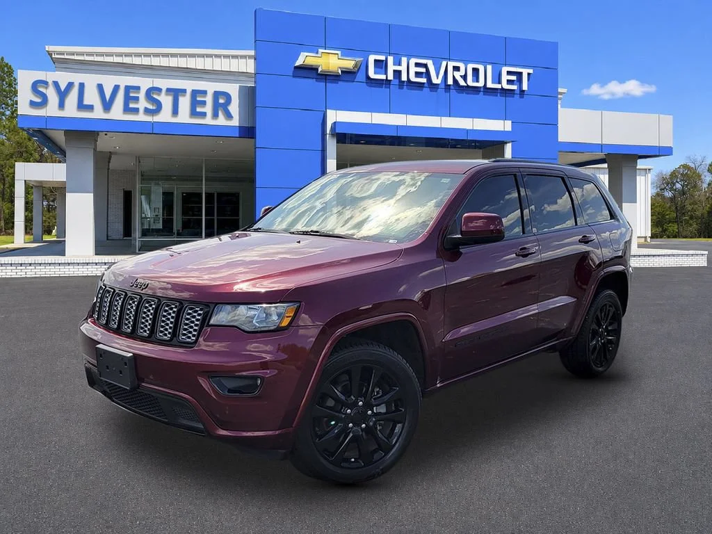 Used 2018 Red Jeep Altitude 4x4 image 1