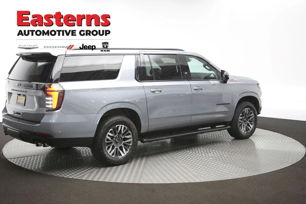 Used 2025 Gray Chevrolet Z71 image 44