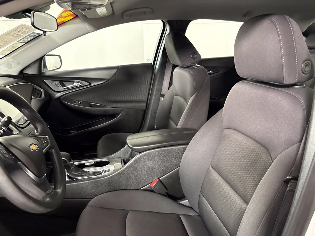 Used 2024 White Chevrolet LT image 22