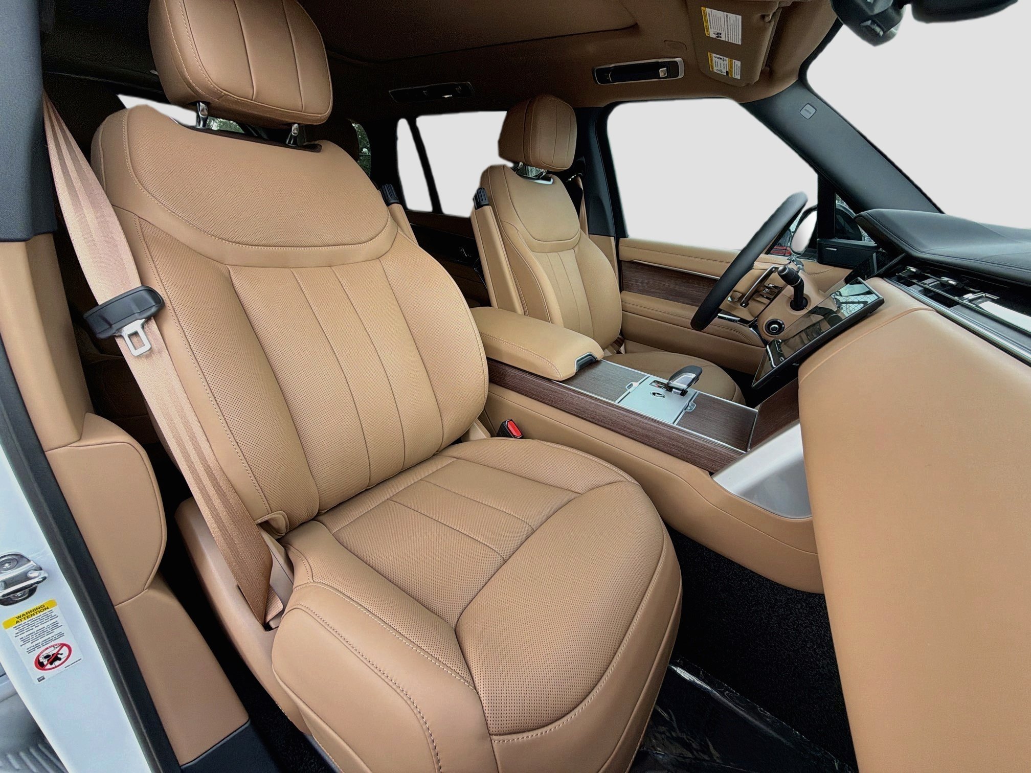 New 2026 Fuji White Land Rover SE image 16