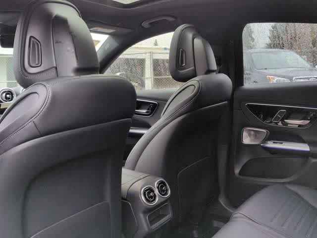 New 2026 Polar White Mercedes-Benz GLC 300 image 18