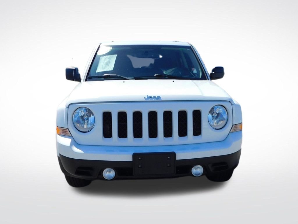 Used 2016 White Jeep Sport image 10