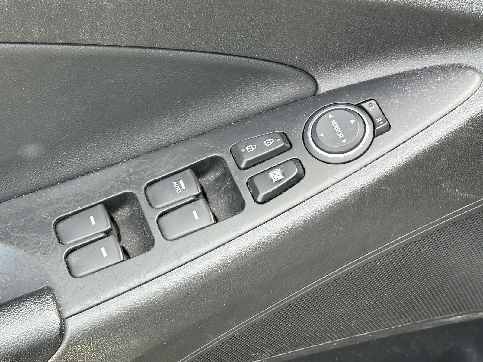 2013 Hyundai Sonata SE - Photo 24