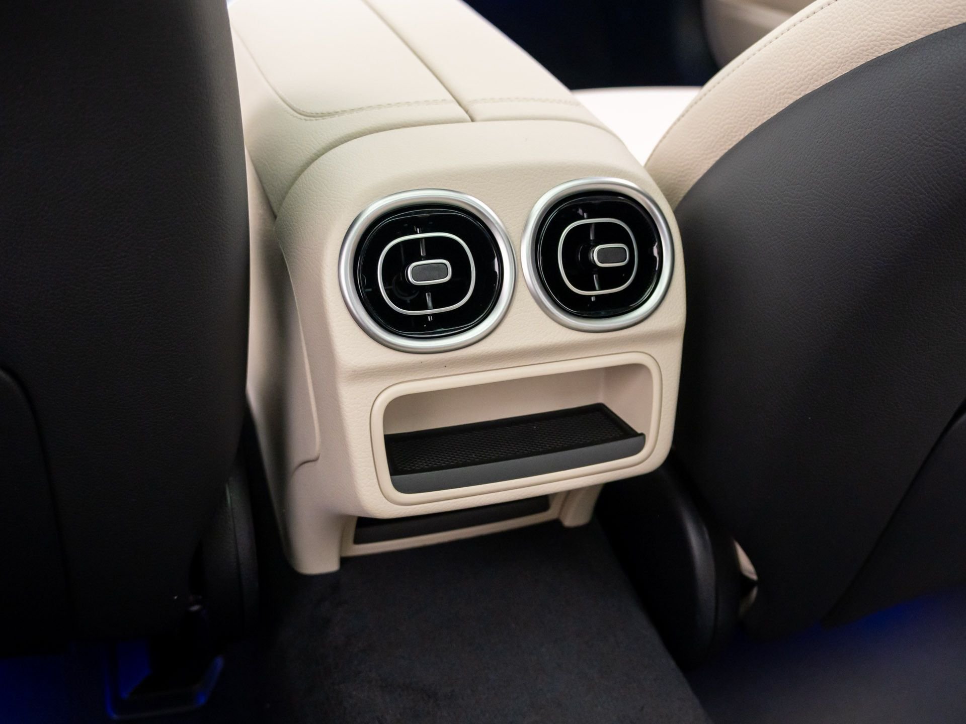 New 2026 White Mercedes-Benz C 300 image 21