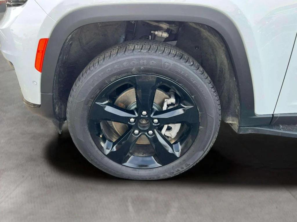 Used 2024 Bright White Clearcoat Jeep Limited image 7