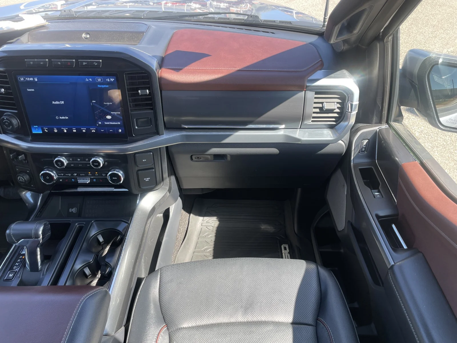 Used 2022 Iconic Silver Metallic Ford LARIAT image 11