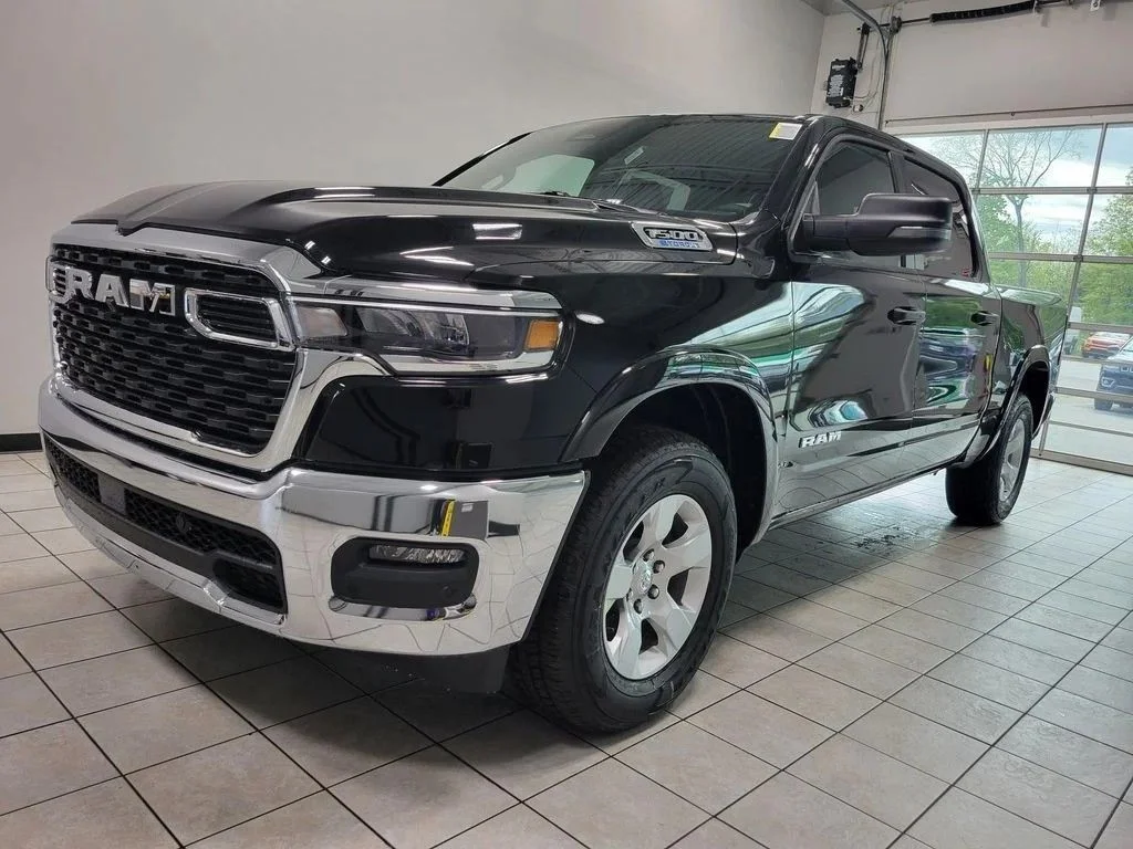 New 2026 Diamond Black Crystal Pearl-Coat Exterior Paint RAM Big Horn/Lone Star image 3