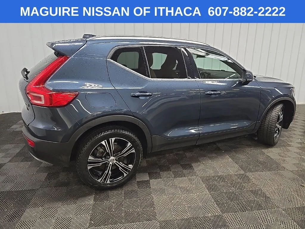 Used 2021 Blue Volvo T5 Inscription image 3