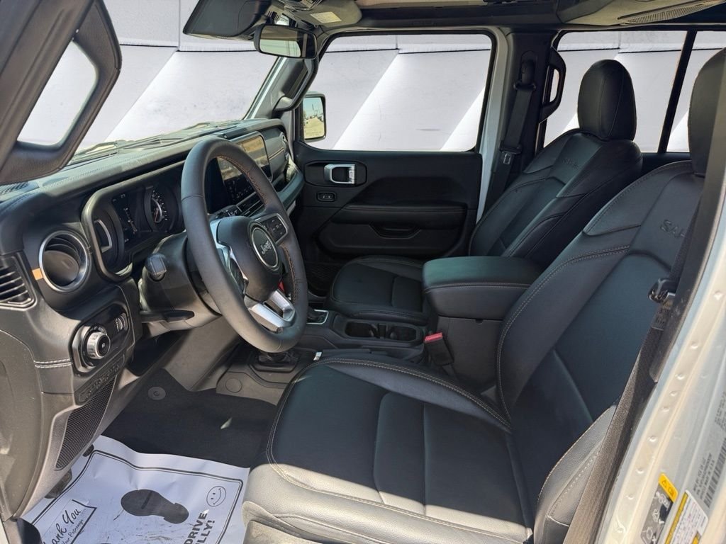Certified Used 2024 Silver Jeep Sahara image 9