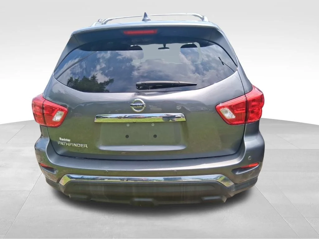 Used 2019 Gray Nissan S image 5
