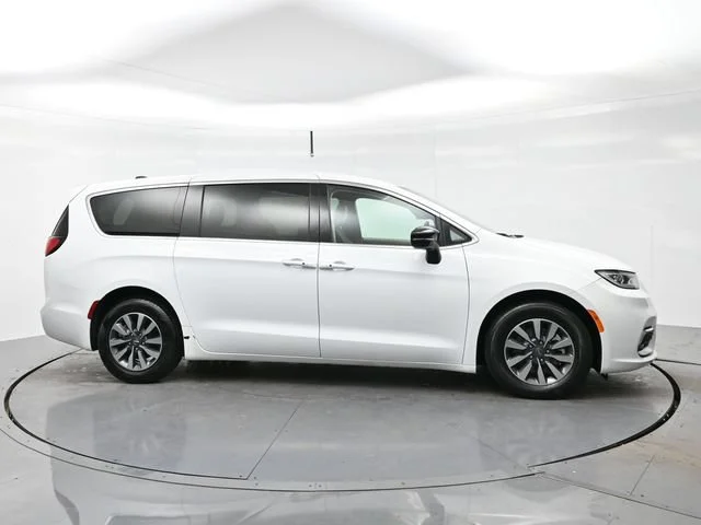 Used 2024 Bright White Clea Chrysler Hybrid Select image 8