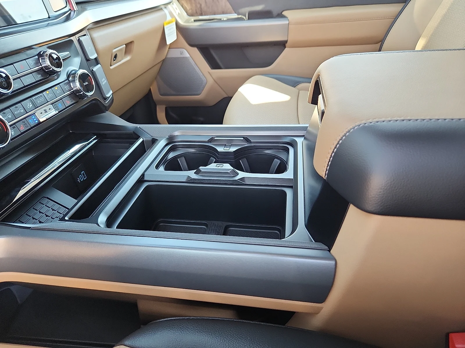 New 2026 Oxford White Ford Lariat image 25