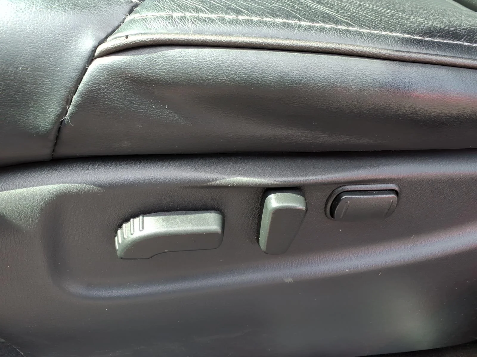 Used 2019 Black INFINITI LUXE image 21
