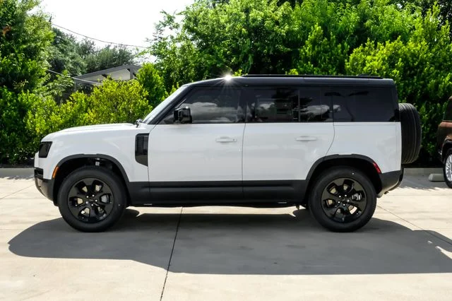 New 2026 White Land Rover S image 15