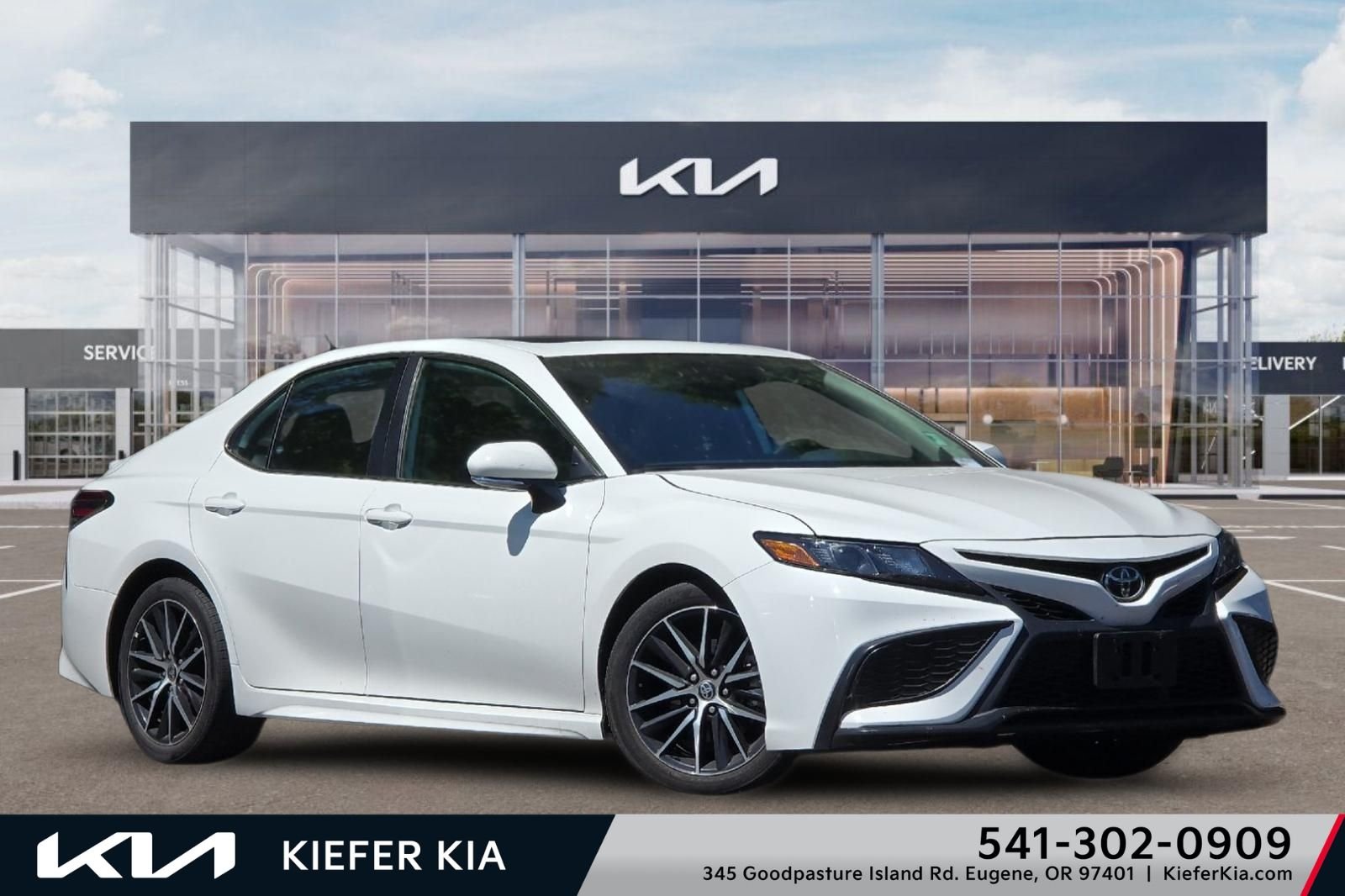 2024 Toyota Camry SE AWD's photo