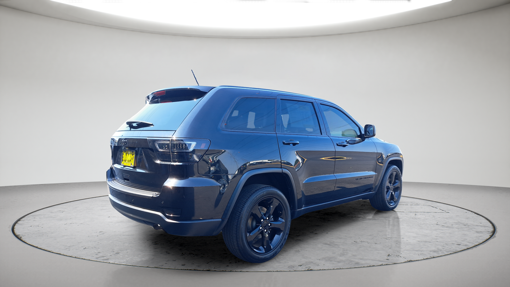 Used 2013 Black Jeep Altitude image 3