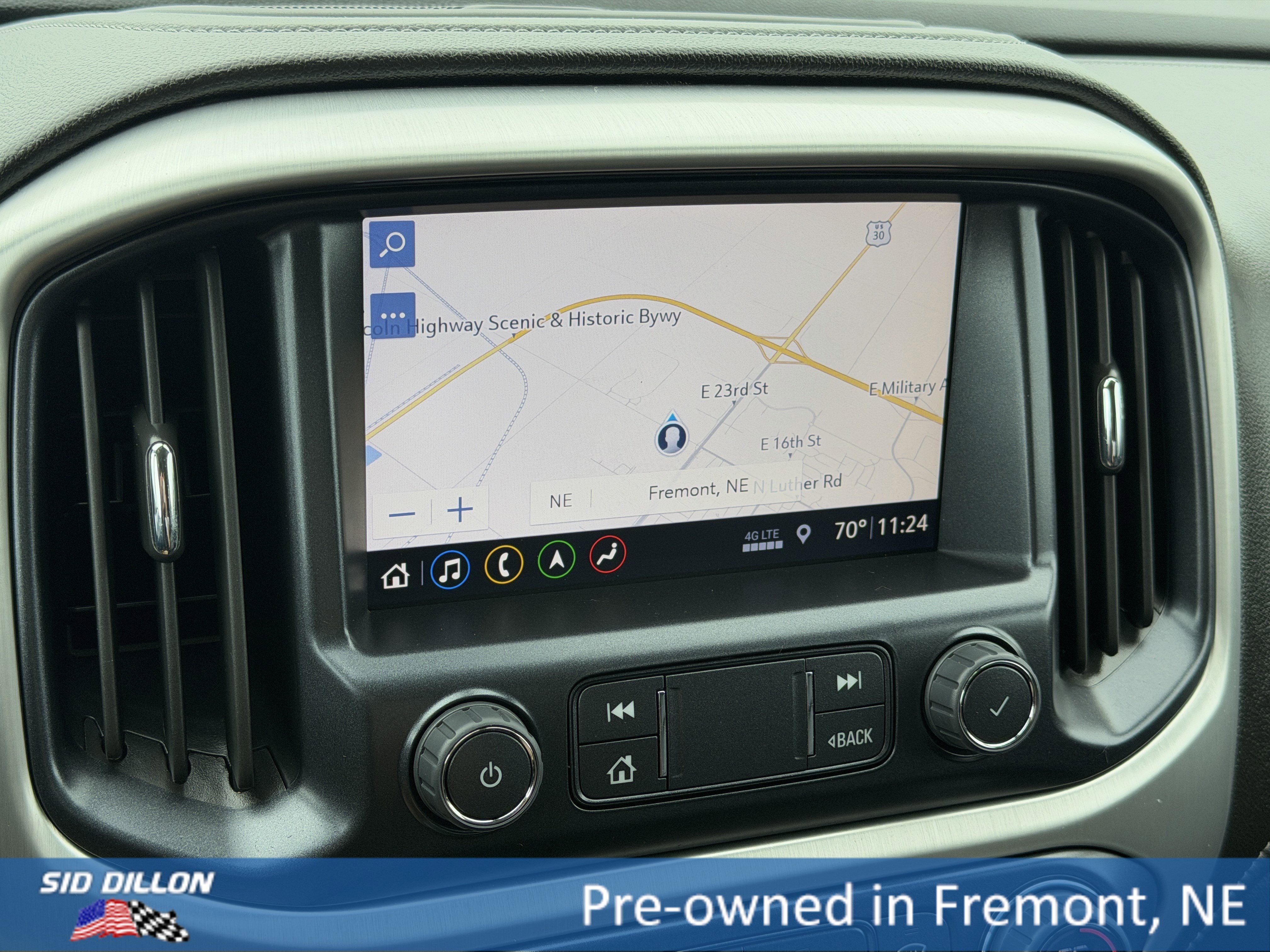 Used 2022 Summit White GMC 4WD Elevation image 11