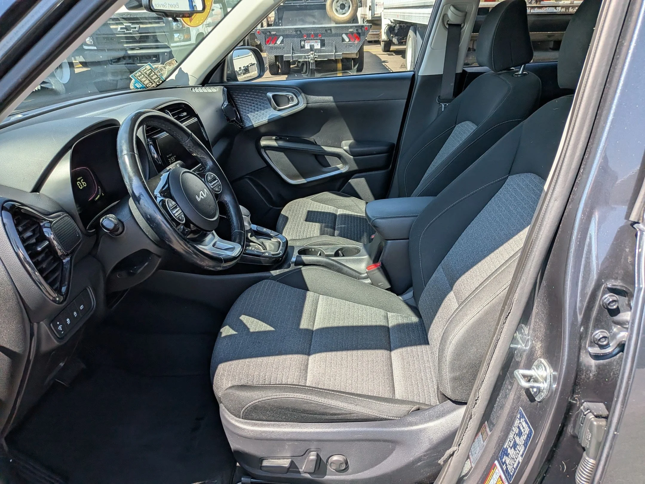 Used 2023 Gravity Gray Kia EX image 25