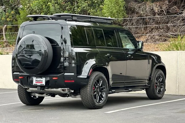 New 2026 Santorini Black Land Rover X image 5