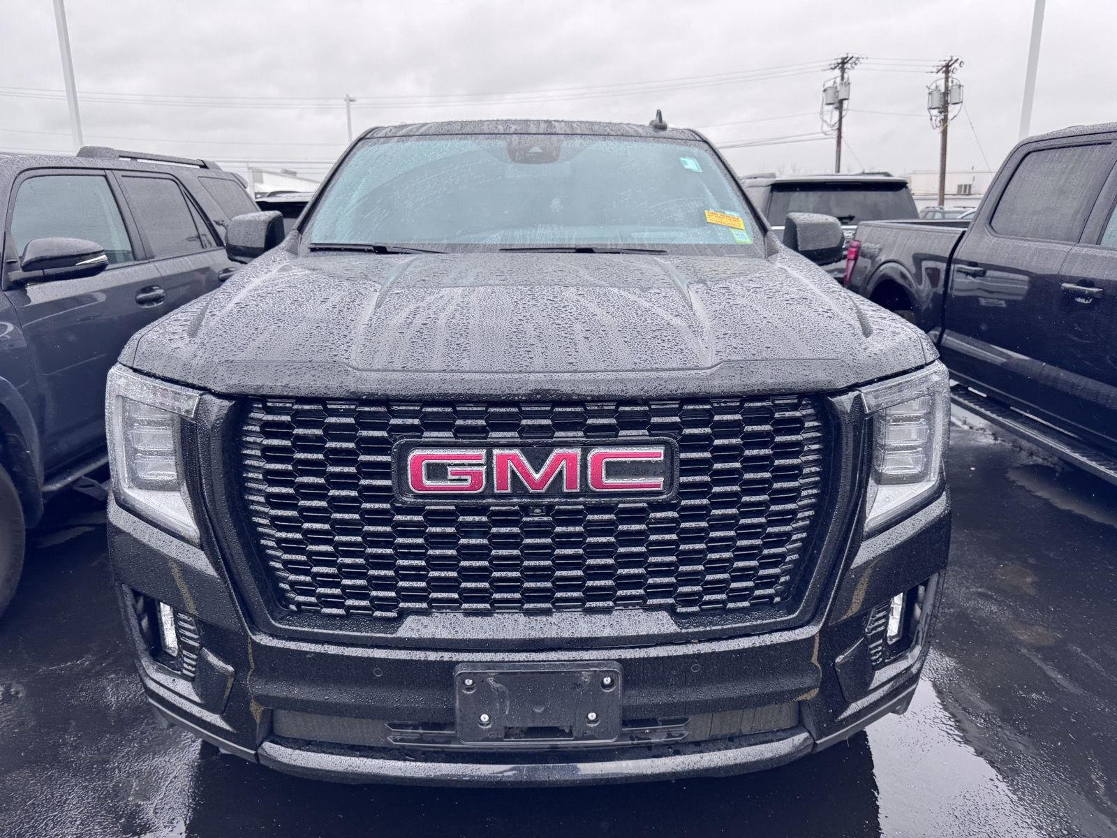 Used 2023 Onyx Black GMC Denali image 2