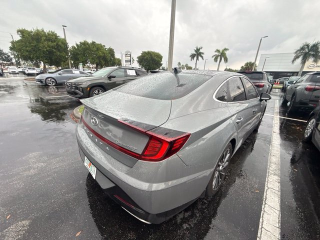 Used 2020 Hampton Gray Hyundai Limited image 12
