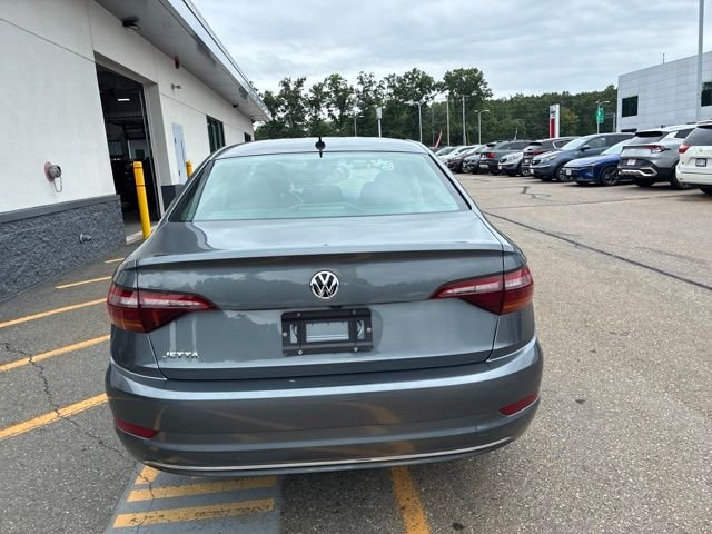 Used 2019 Gray Volkswagen 1.4T S image 4