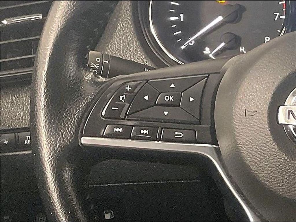 Used 2020 White Nissan S image 22