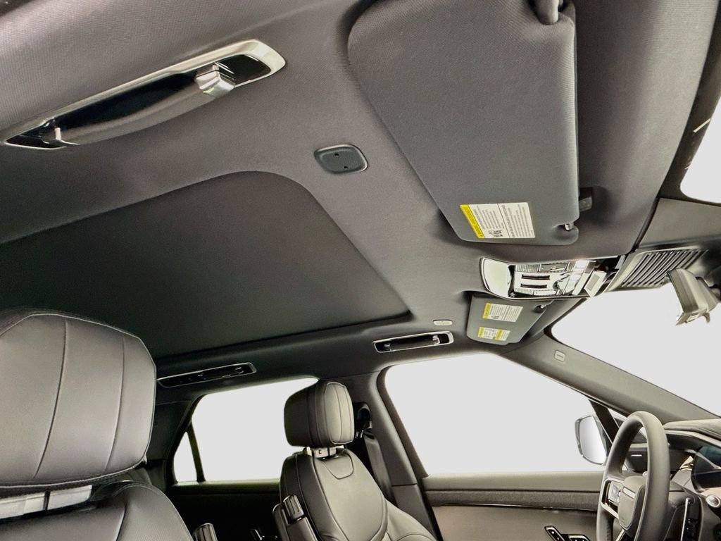 New 2026 Fuji White Land Rover Dynamic SE image 17
