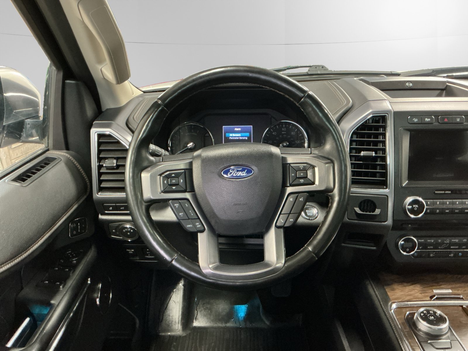 Used 2018 White Ford Platinum image 12