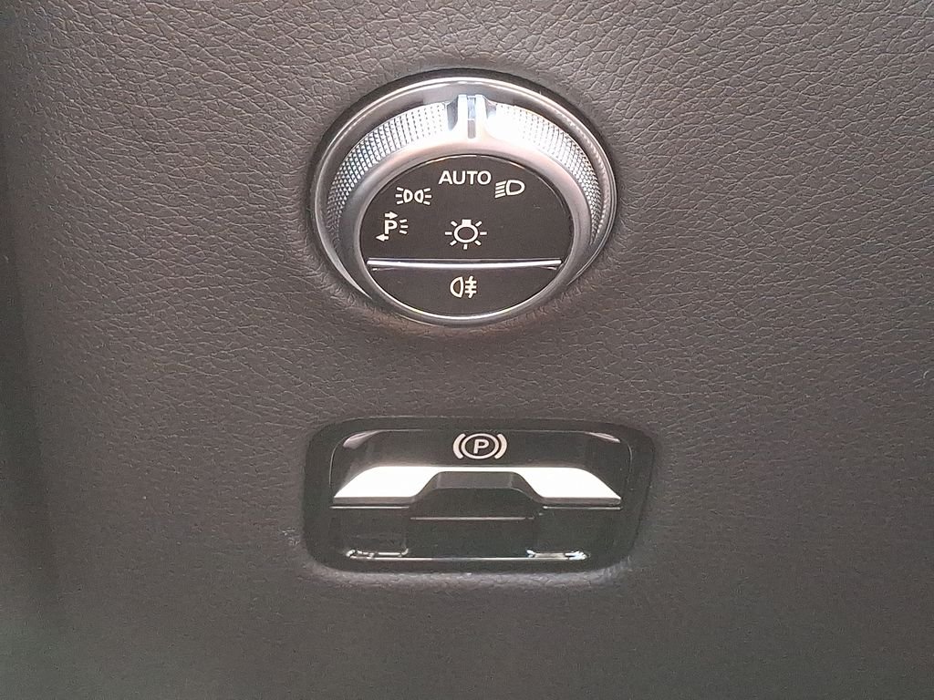 2025 Mercedes-Benz GLC Base - Photo 24