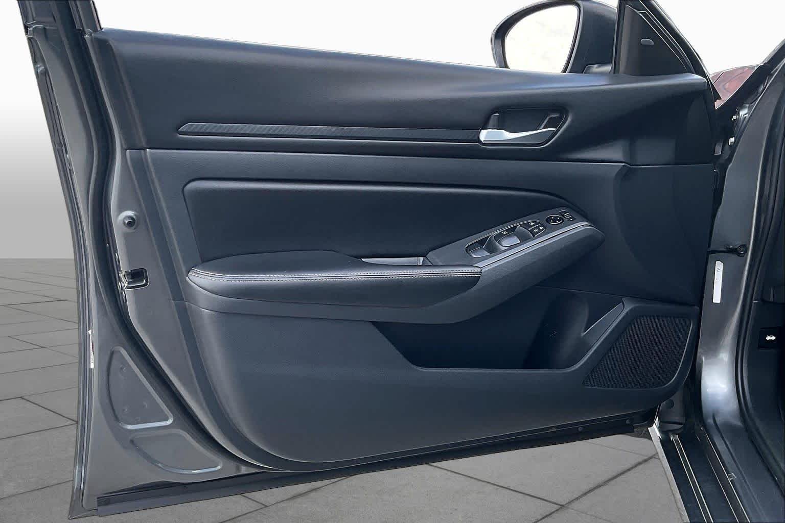 Used 2025 Gun Metallic Nissan SV image 21