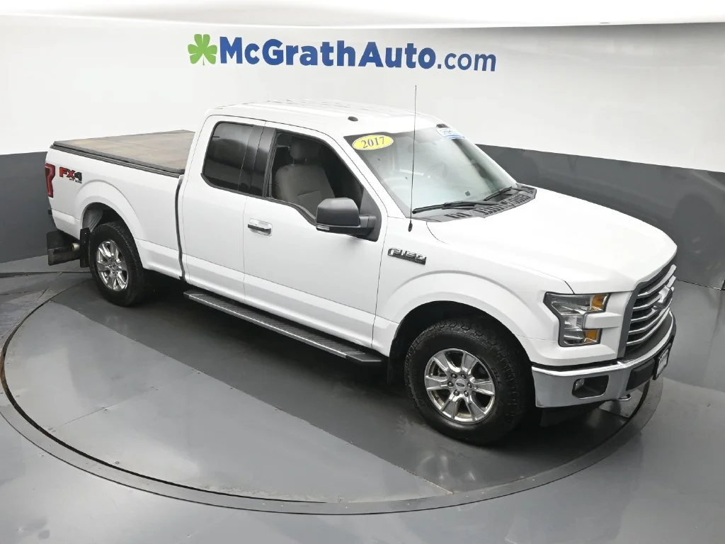 Used 2017 White Ford XLT image 3