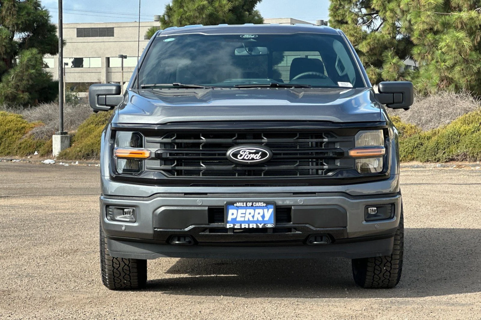 New 2026 Carbonized Gray Metallic Ford XLT image 5