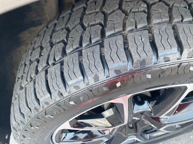 Used 2021  Chevrolet RST image 44