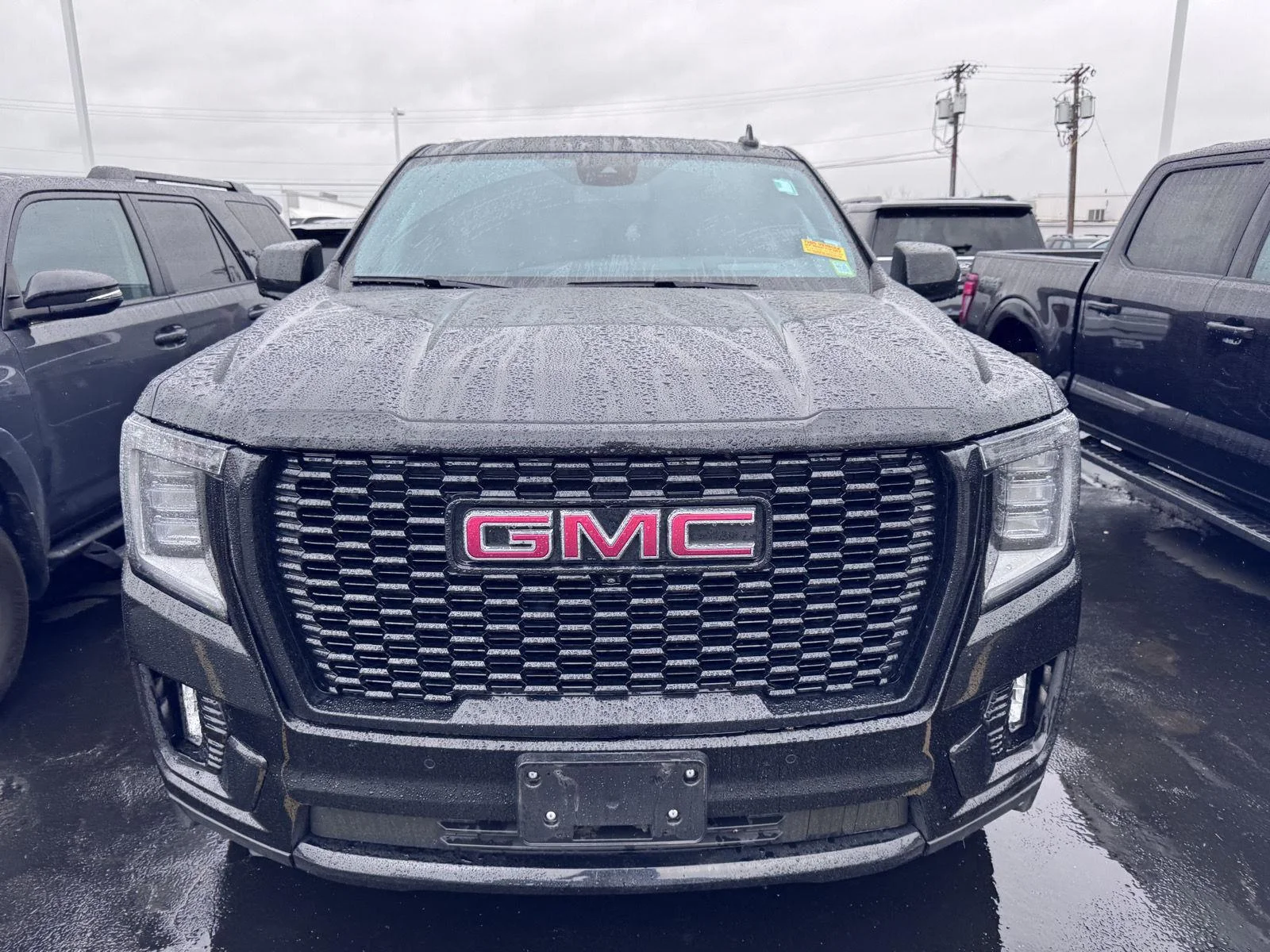 Used 2023 Onyx Black GMC Denali image 2