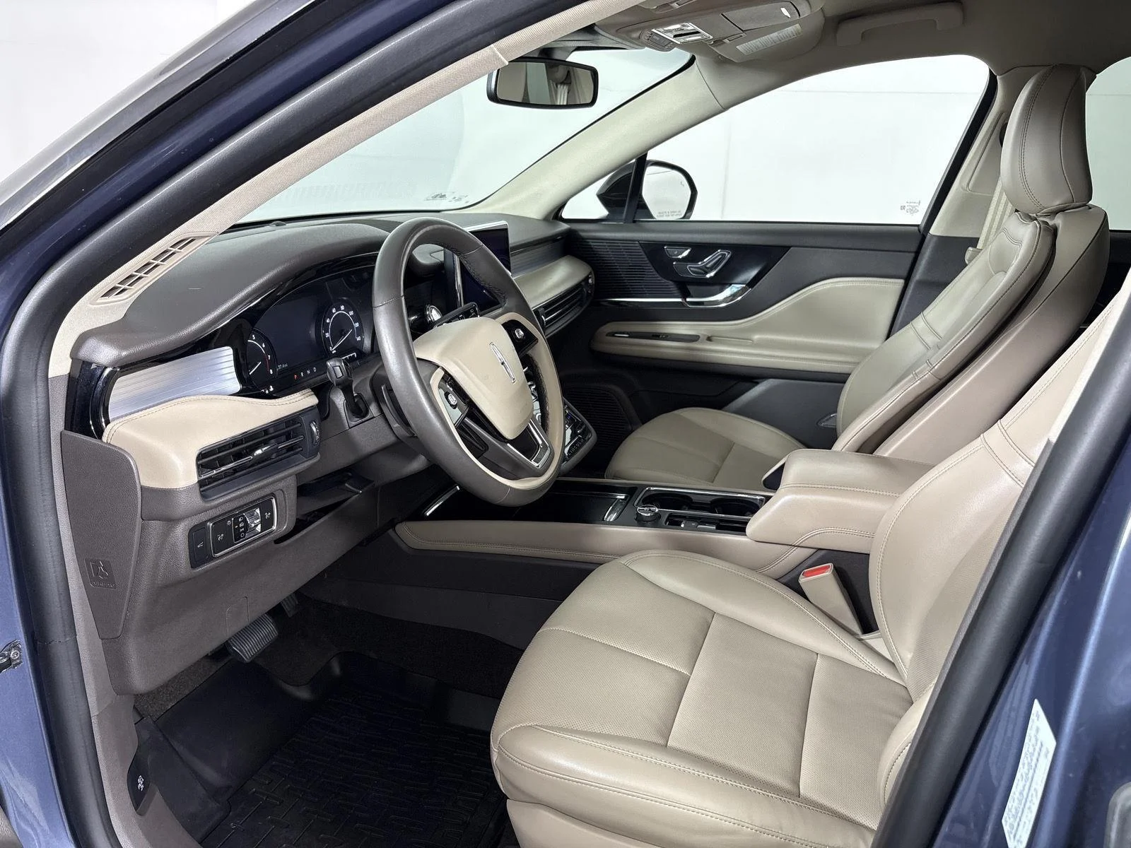 Used 2022 Ocean Drive Blue Metallic Tinted Clearciat Lincoln Standard image 5