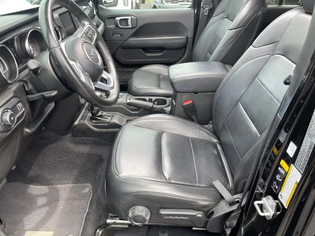 Used 2023 Black Jeep Altitude image 18
